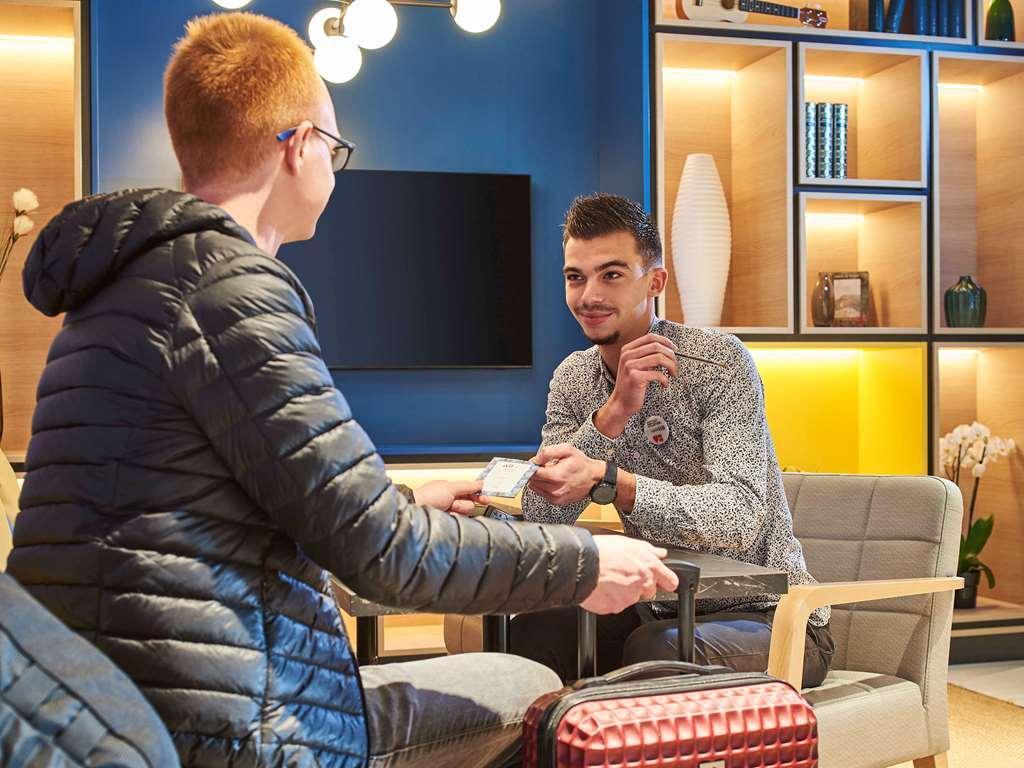 Ibis Bethune Centre Gare Екстериор снимка
