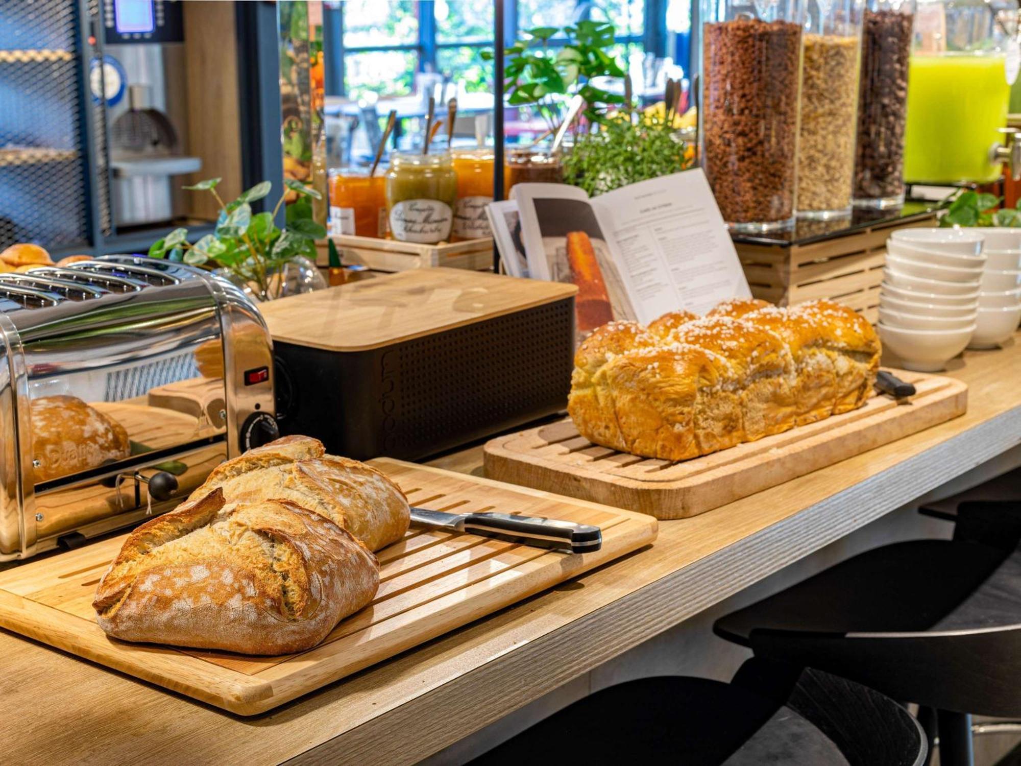 Ibis Bethune Centre Gare Екстериор снимка